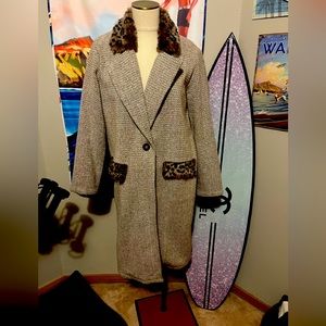 Tweed look long coat with leopard collar
